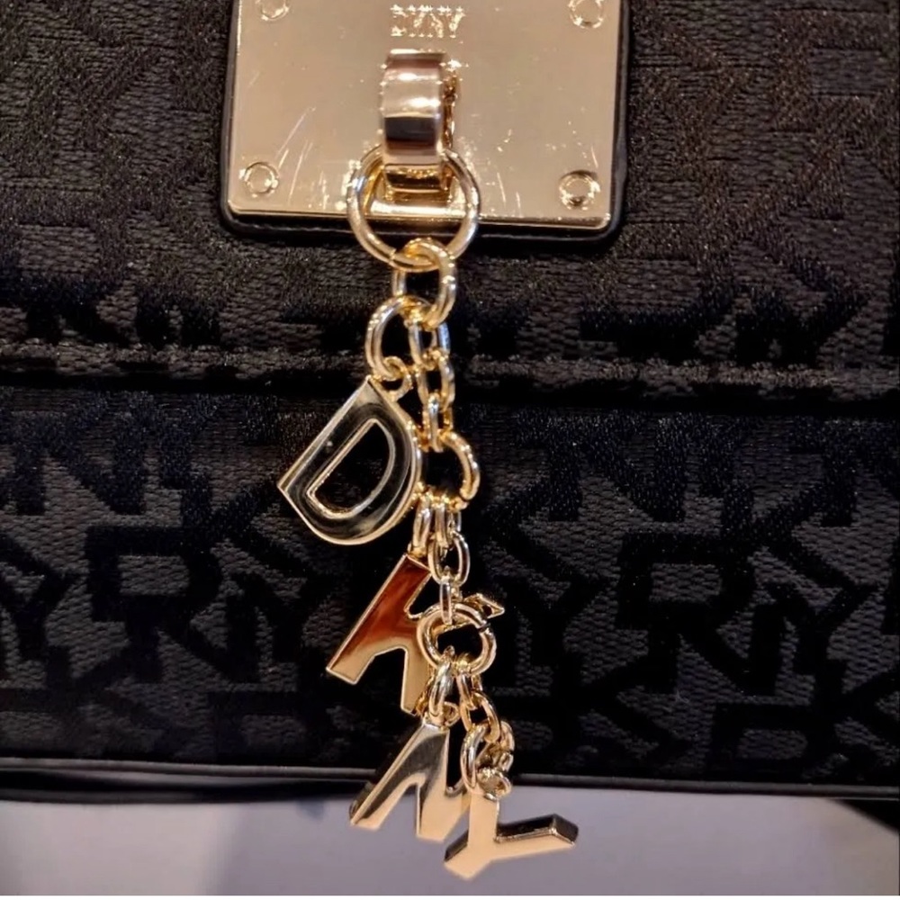 DKNY Authentic Handbag NWT - Picture 11 of 11